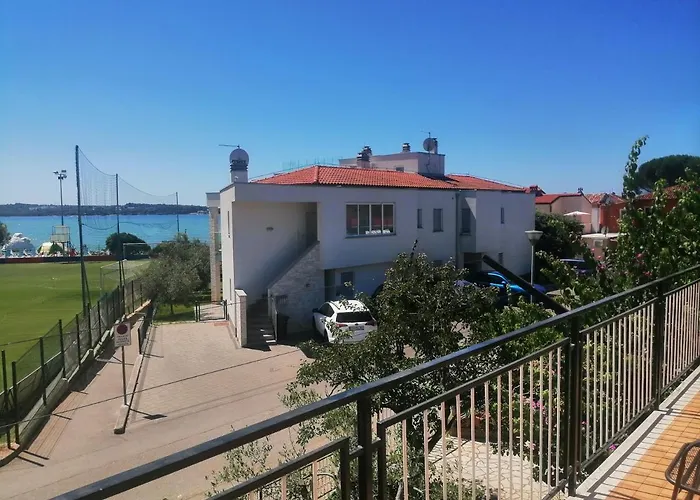 Apartment Vera, 80 M From The Sea