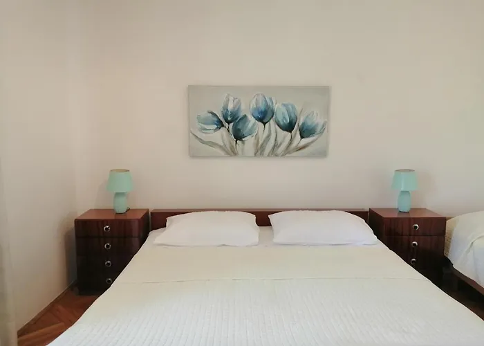 Apartment Vera, 80 M From The Sea